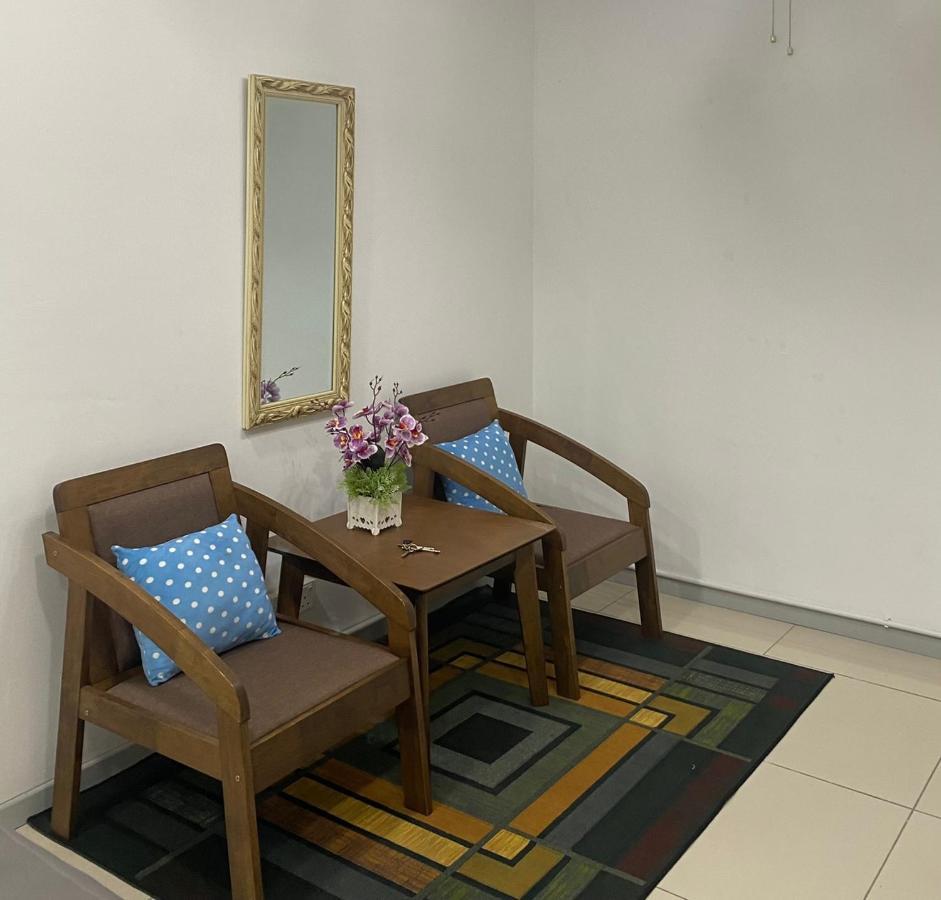 Klia Redza Homestay Kota Warisan Malay Only Сепанг Экстерьер фото
